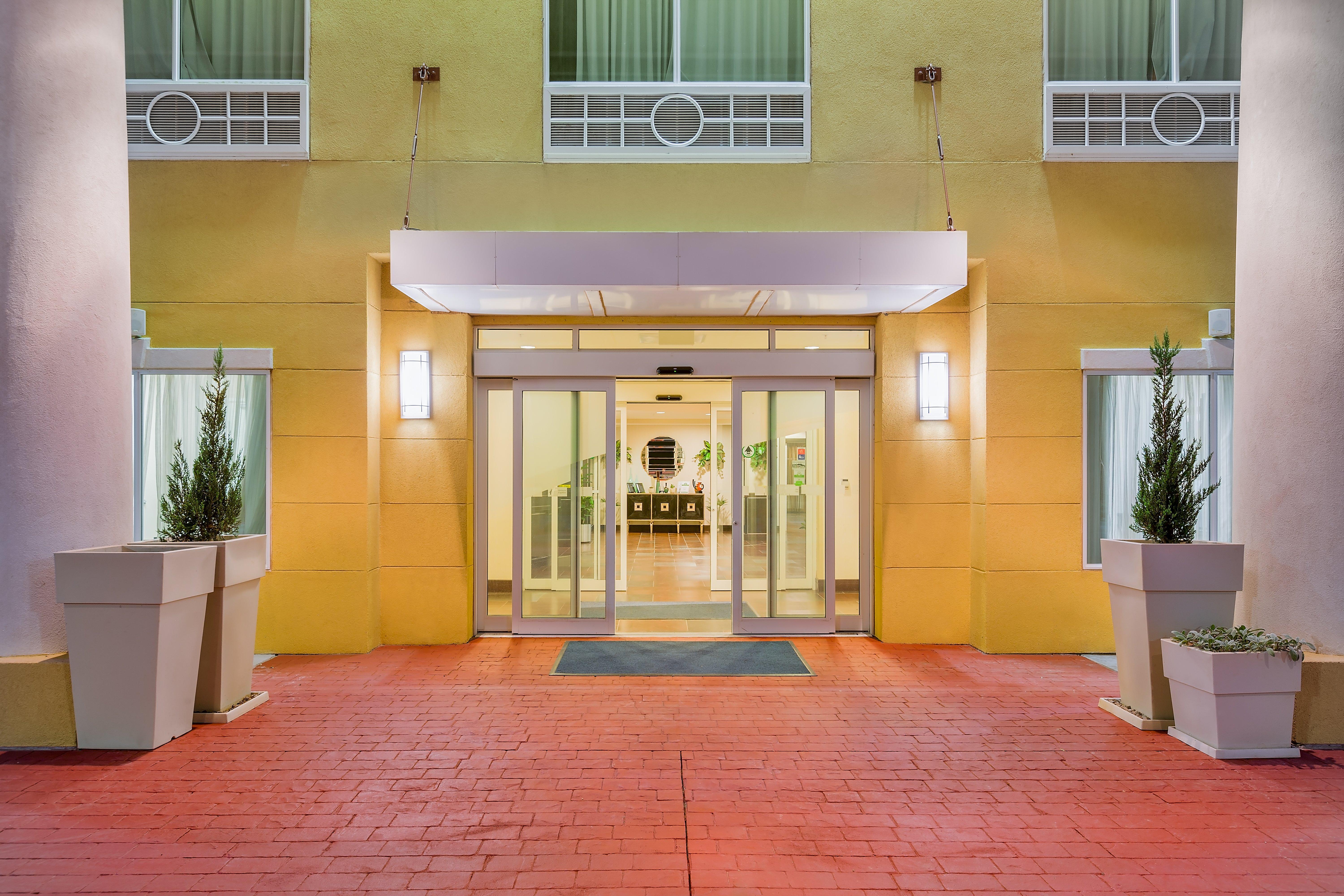 Holiday Inn Express And Suites Alpine By Ihg Εξωτερικό φωτογραφία