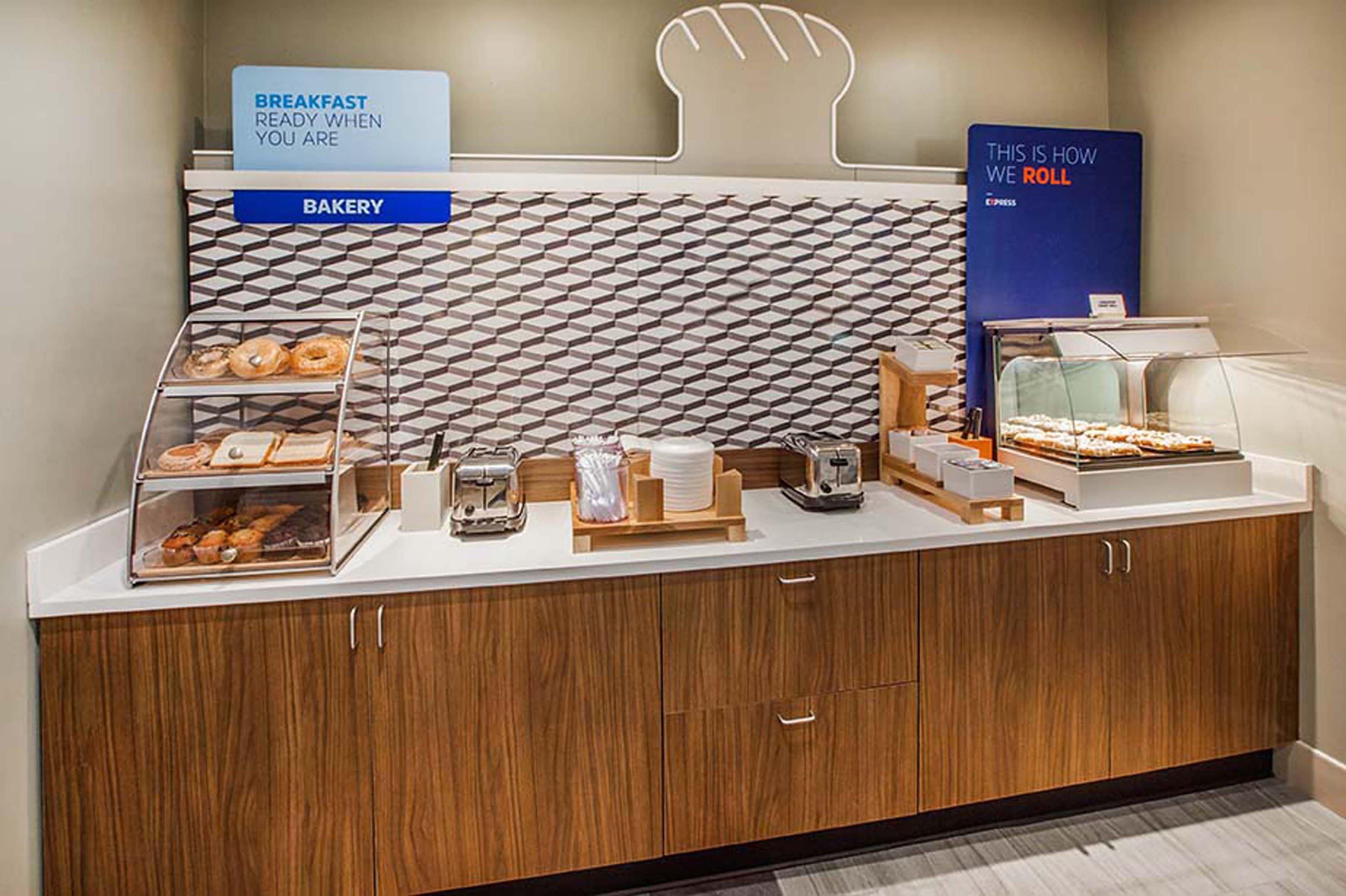 Holiday Inn Express And Suites Alpine By Ihg Εξωτερικό φωτογραφία