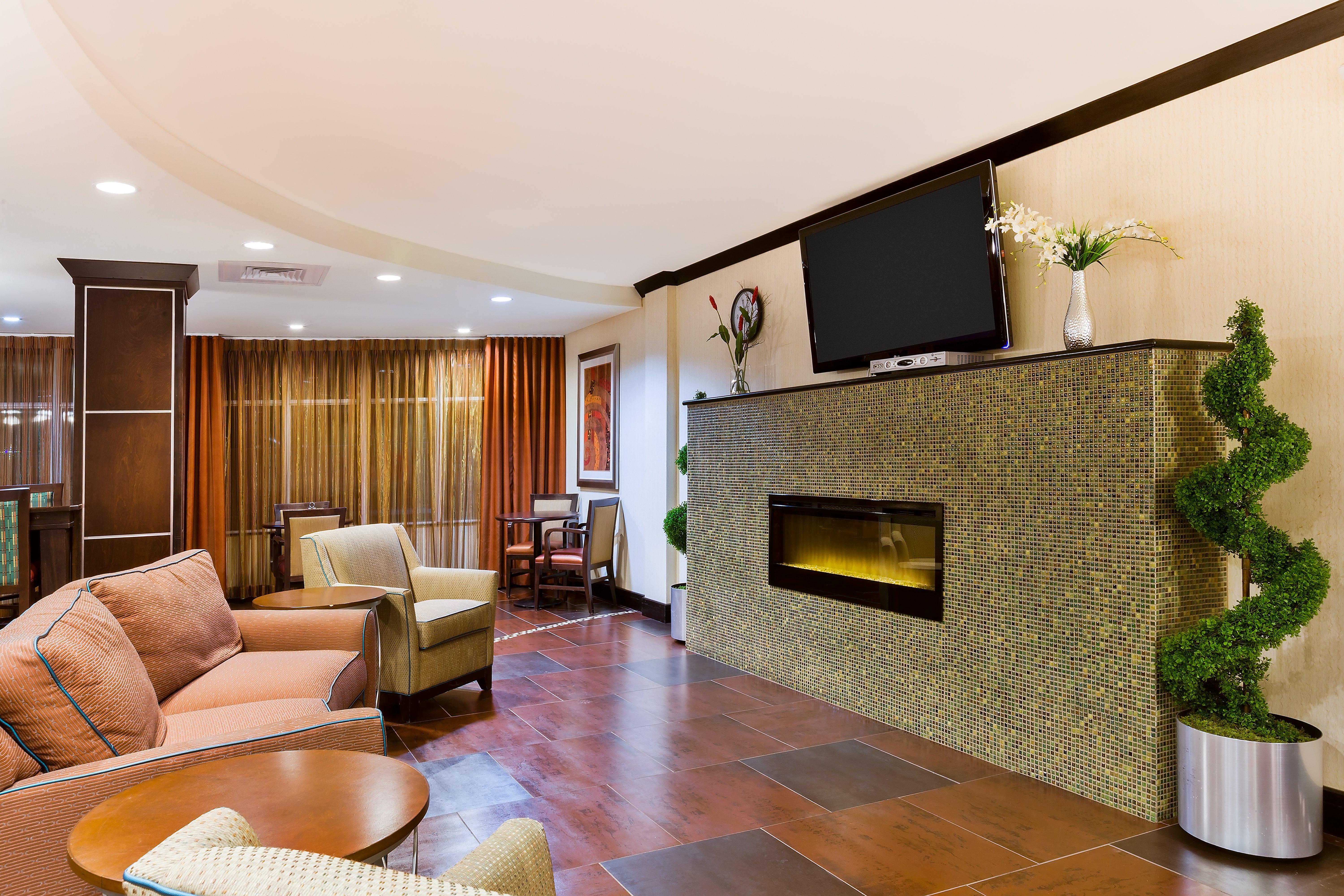 Holiday Inn Express And Suites Alpine By Ihg Εξωτερικό φωτογραφία